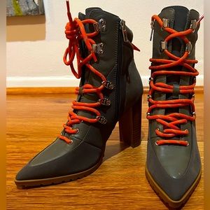 Steve Madden "Karey" Heeled  Boots • size 9